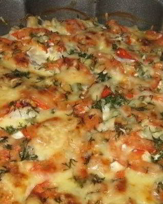 Рыба, запеченная с помидорами и сыром