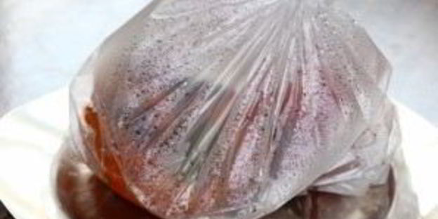 рыбные рулетики, запеченные с овощами