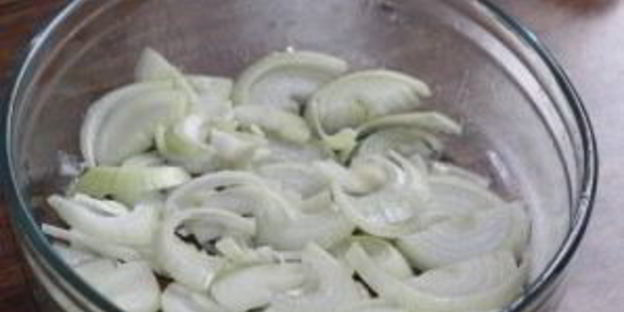 рыбные рулетики, запеченные с овощами