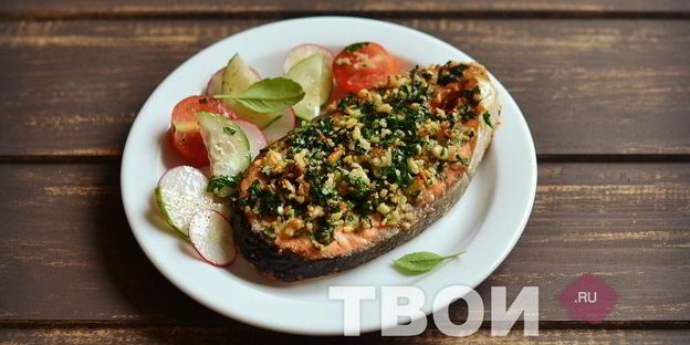 семга с петрушкой и кедровыми орехами