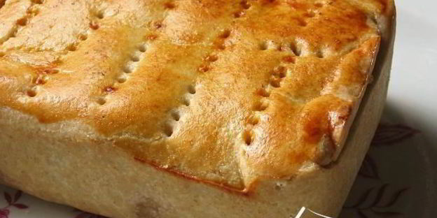 скумбрия с овощами и грибами, запеченная в тесте