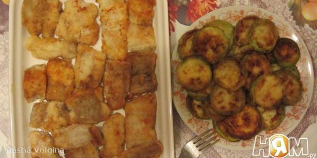 сом запеченный с кабачками