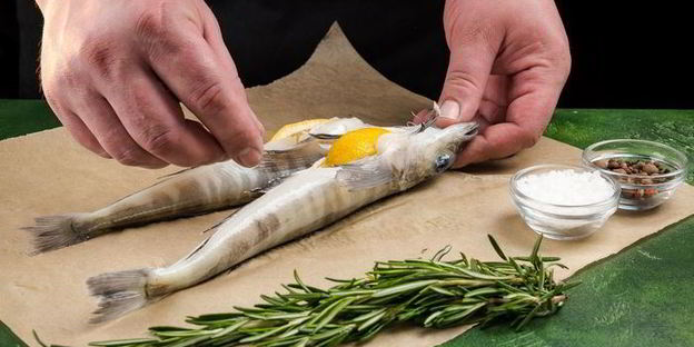 запеченная ледяная рыба с розмарином