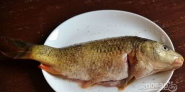 запекание карпа в духовке