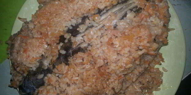 зеркальный карп в утятнице экзотический