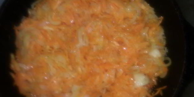 зеркальный карп в утятнице экзотический