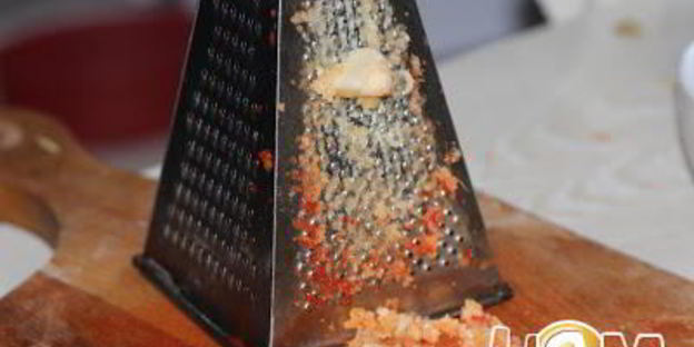 жареная скумбрия с соусом в азиатском стиле