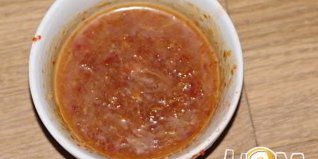 жареная скумбрия с соусом в азиатском стиле