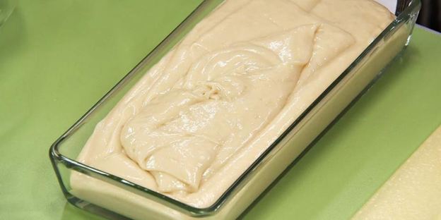 фруктовые шашлычки в кокосовом бисквите