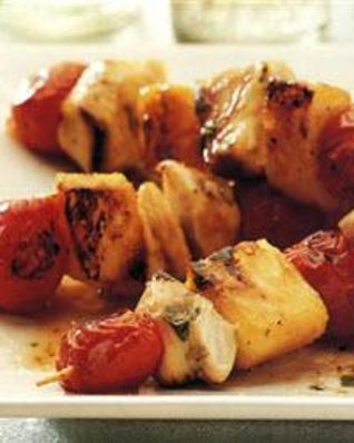 Куриный шашлык в лимонном маринаде с ананасом