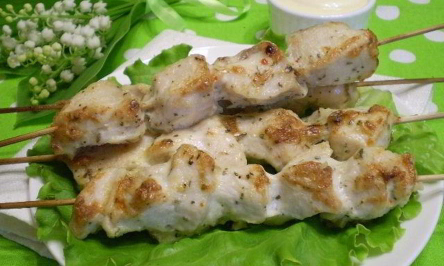 Рецепт куриных шашлычков на шпажках в духовке для детей