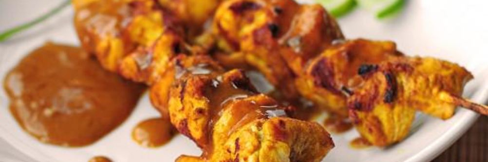 Куриные шашлычки с арахисовым соусом