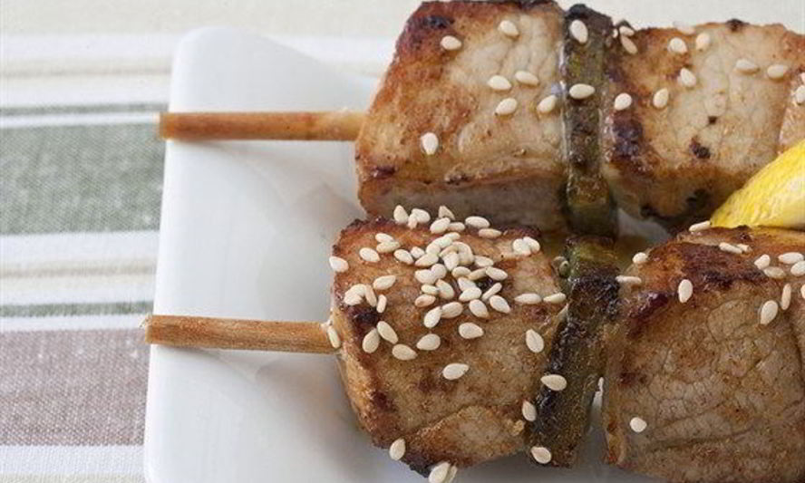 Рецепт куриных шашлыков с кунжутом, соевым соусом и лаймом