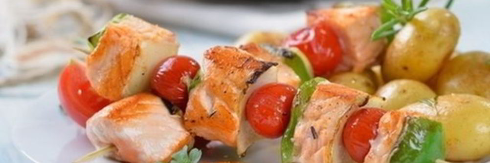 Шашлычки из семги с овощами