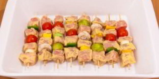 шашлычки из свинины с овощами и грибами