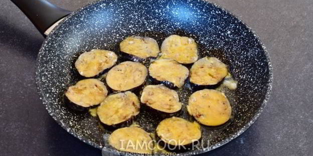 шашлык из баклажана в кляре с сыром