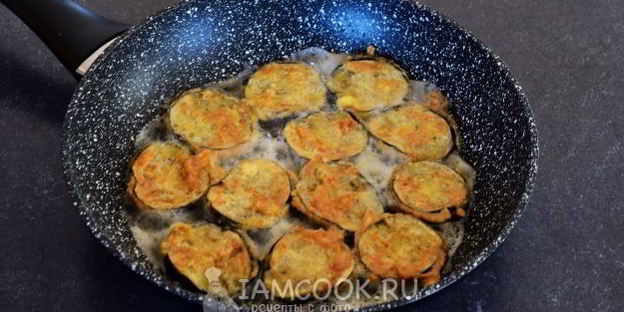 шашлык из баклажана в кляре с сыром