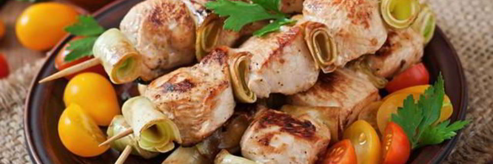 Шашлык из индейки с тушеными овощами