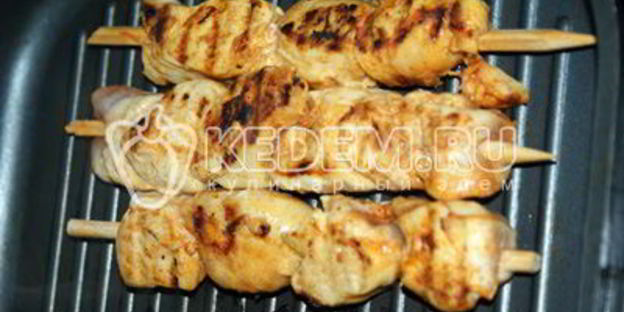 шашлык из курицы на сковороде гриль