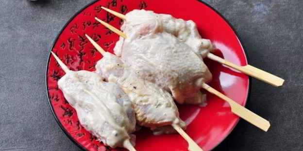 шашлык из курицы в духовке на шпажках