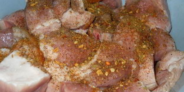 шашлык из свинины классический с лимоном