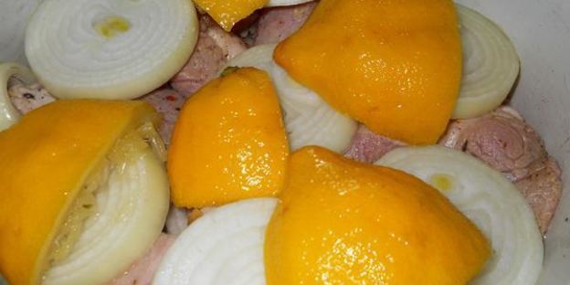 шашлык из свинины классический с лимоном