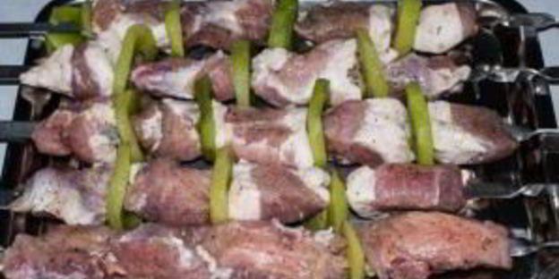 шашлык из свинины с киви