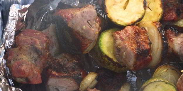 шашлык из свинины с водкой