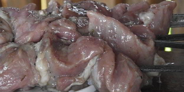 шашлык из свинины в маринаде из киви