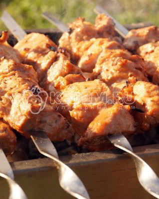 Шашлык из свинины в томатном соусе