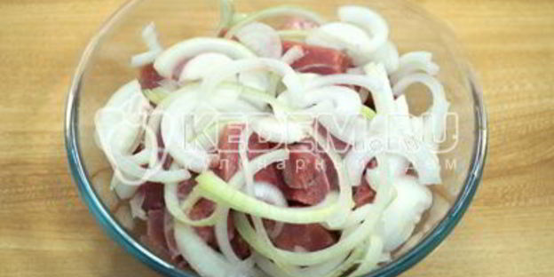 шашлык из свинины в томатном соусе