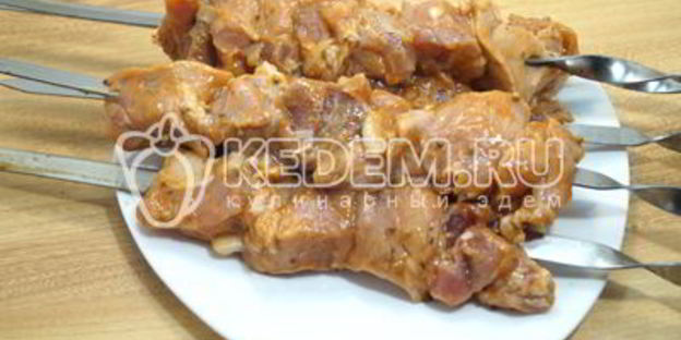 шашлык из свинины в томатном соусе