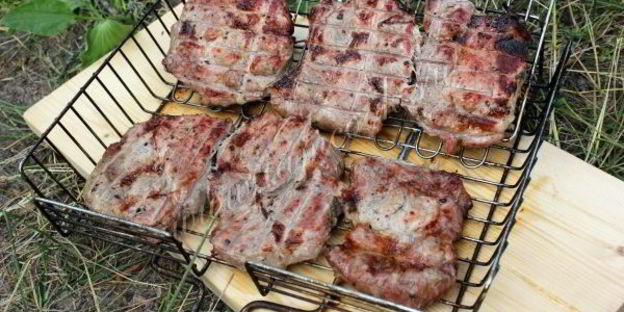 шашлык из свиной шейки с луком