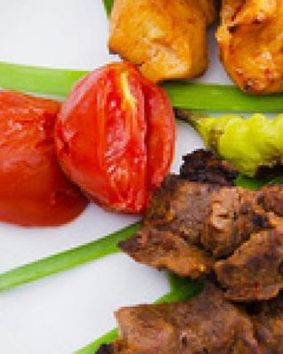 Шашлык из ягнятины с овощами