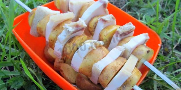 шашлык с салом и картошкой