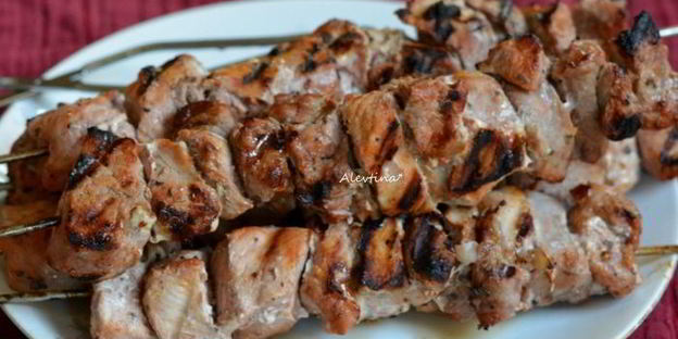 свиной шашлык на красном вине