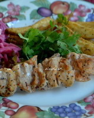 Свиной шашлык на томатном маринаде