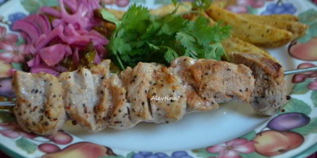 свиной шашлык на томатном маринаде