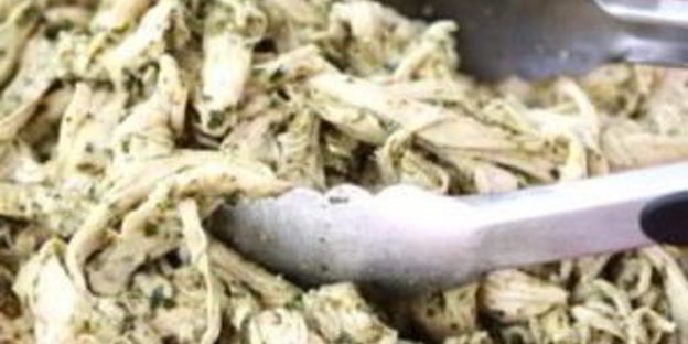 суп с куриными грудками, ньокки и соусом песто