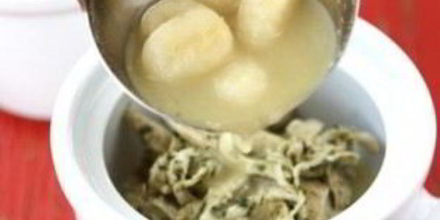 суп с куриными грудками, ньокки и соусом песто