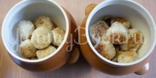 куриные тефтели в горшочках