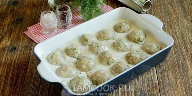 куриные тефтели в сметанном соусе