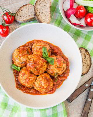 Куриные тефтели в томатном соусе