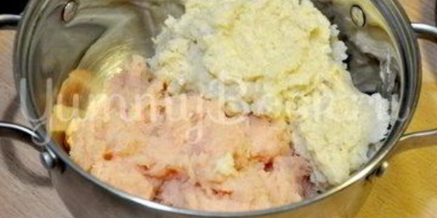 куриные тефтельки под сырным соусом