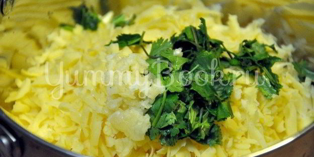 куриные тефтельки под сырным соусом