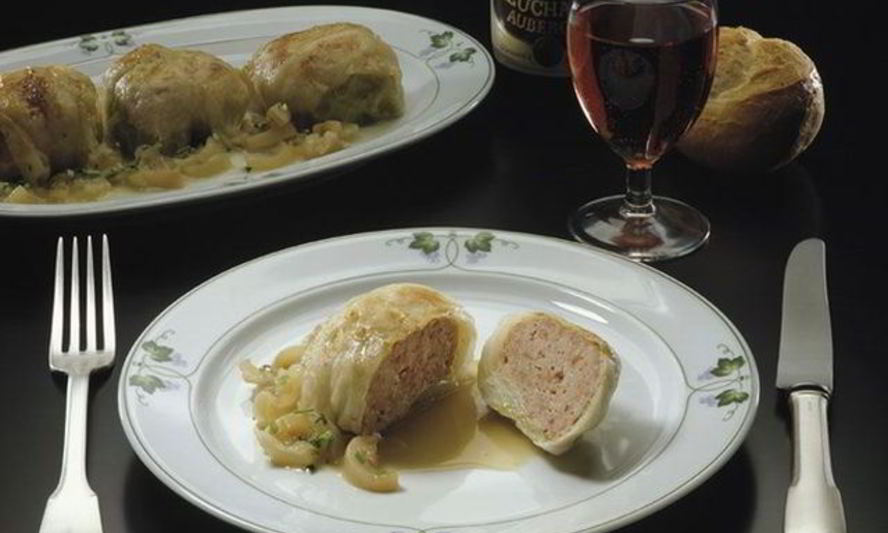 Рецепт мясных тефтелей с рисом под молочным соусом