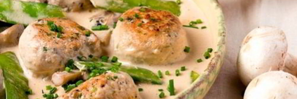 Мясные тефтели в грибном соусе