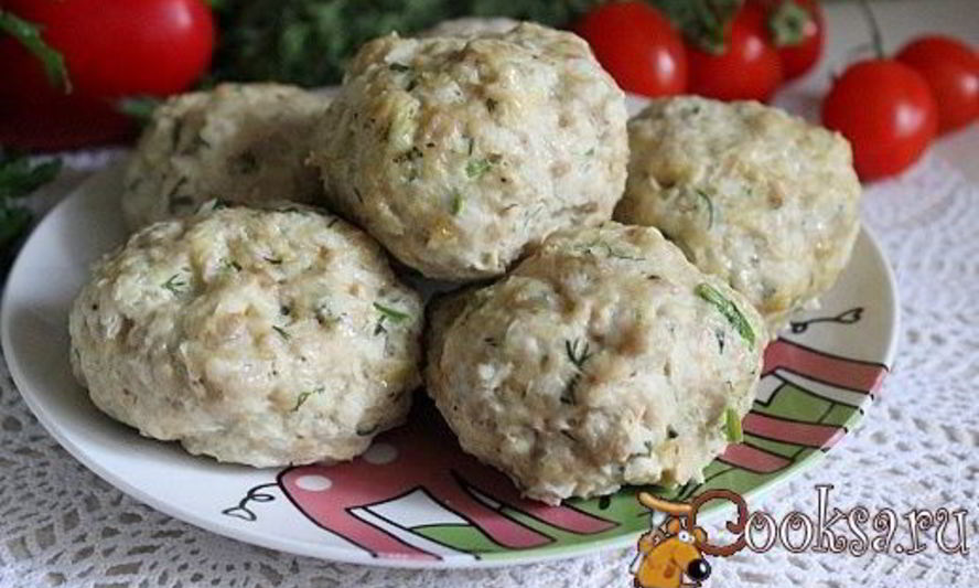 Рецепт паровых куриных тефтелей с овощами и овсяными хлопьями