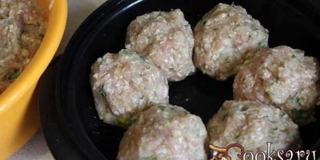 паровые куриные тефтели с овощами и овсяными хлопьями