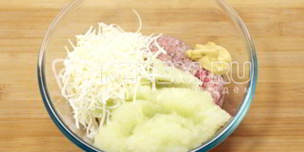 рождественский венок из тефтелей